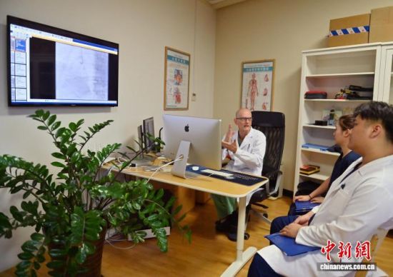 10��17���������L����������(��һ)�������t(y��)���������g(sh��)��(j��ng)򞡣���� �z