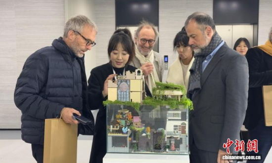 10��23�գ����������cӰҕ�猣�����L��������W�����c�Ӱ�WԺ(�LӰ�Ӱ�WԺ)�^����W����(chu��ng)���Ķ���Ӯ������������� �z