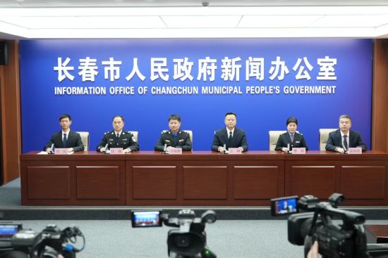 �L(zh��ng)����2026�ꡰӭ�´���ϵ�����l(f��)����(hu��)(������(ch��ng))�e�����L(zh��ng)����ί���������D