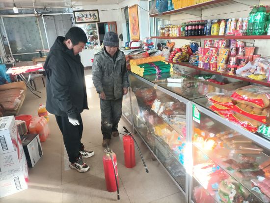 �ػ���ί������/���D